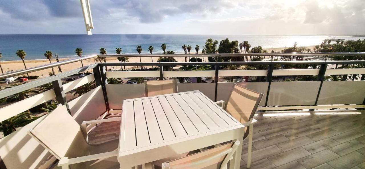 Fantastic Sea View On The Beach サロウ エクステリア 写真